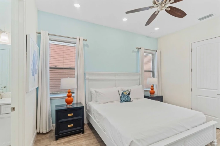 4 Bedrooms Cottage