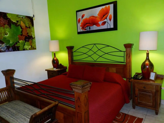 Hotel Rosa Morada