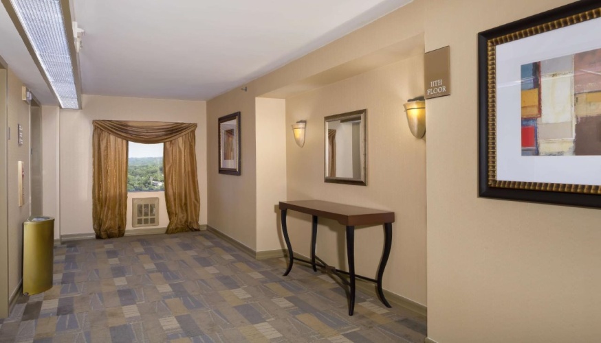 DoubleTree by Hilton Fort Lee George Washington Bridge photo 14