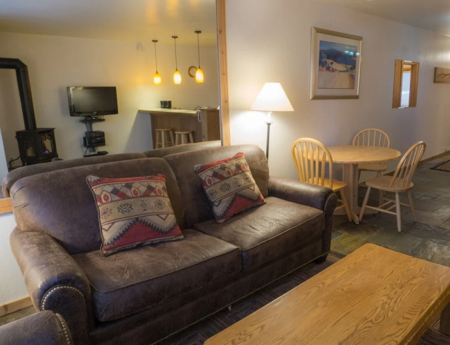 4025 Ski Trails