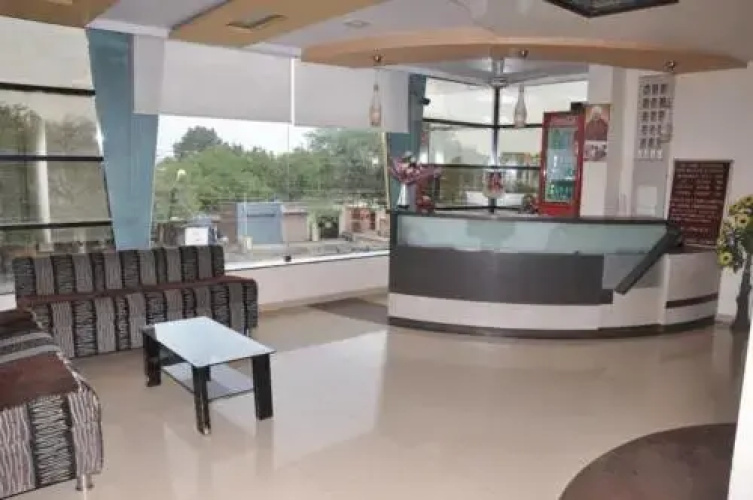 Hotel Dev Palace Lodging