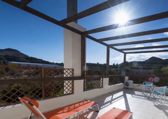 Jiannis House