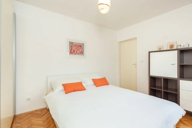 Apartment Dina