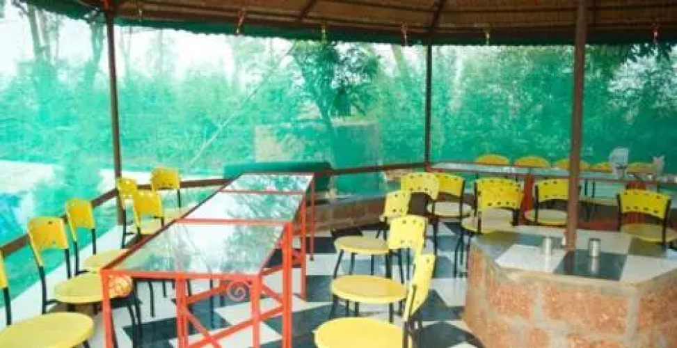 Hornbill Deluxe Hill Resort