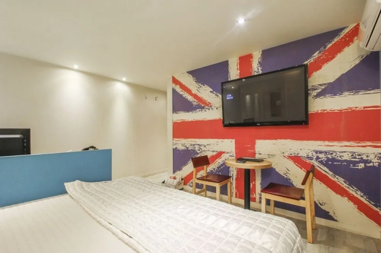 Cube Hotel