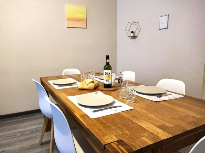 2 Bedrooms Apartment
