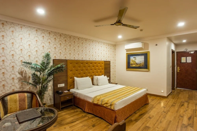 Grand room
