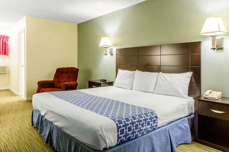 Rodeway Inn Groton - New London