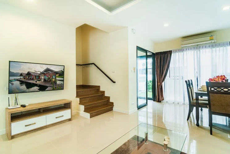 3bdr townhouse 800m from Bangtao beach