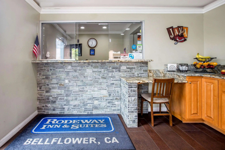Rodeway Inn & Suites Bellflower