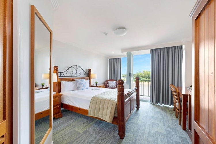 Standard Double room with river view