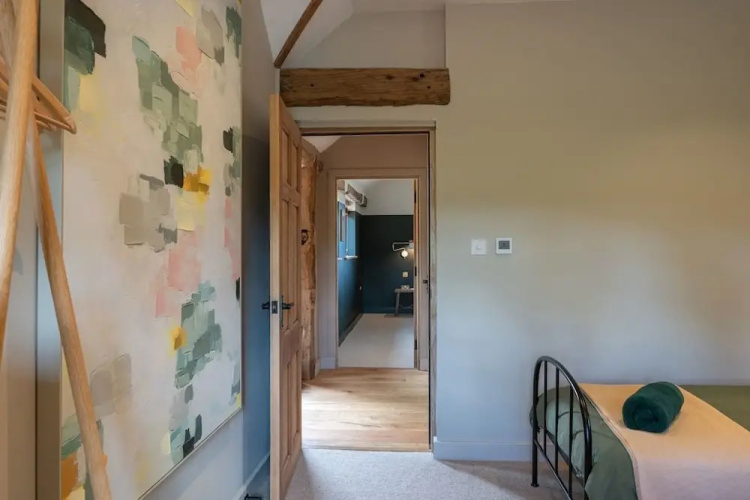 Morden Rustic Country Converted Stable, Kent Downs