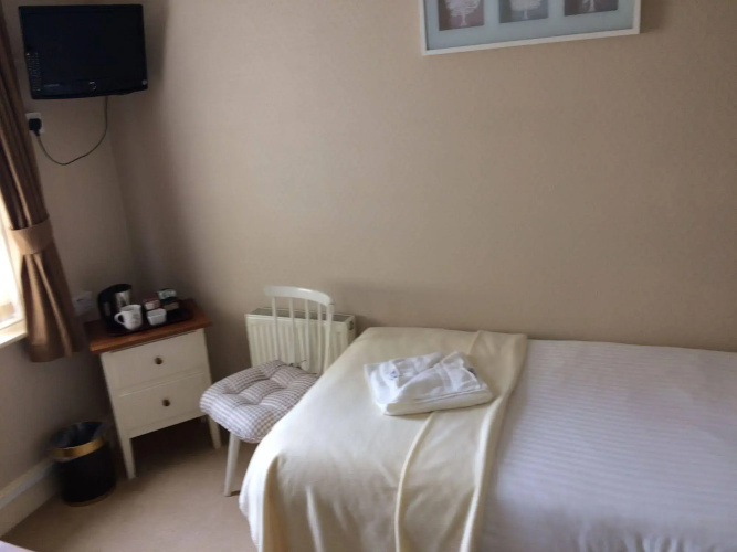 Riviera Lodge Hotel