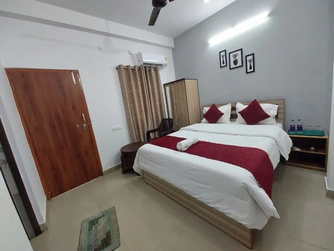 Deluxe Double room with city view