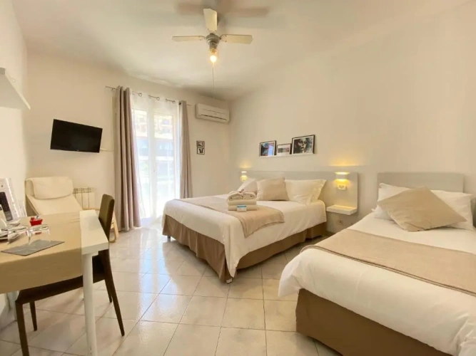 Triple Mountain View room with balcony