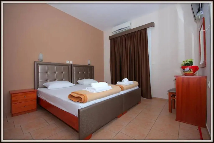 John & Eve Hotel