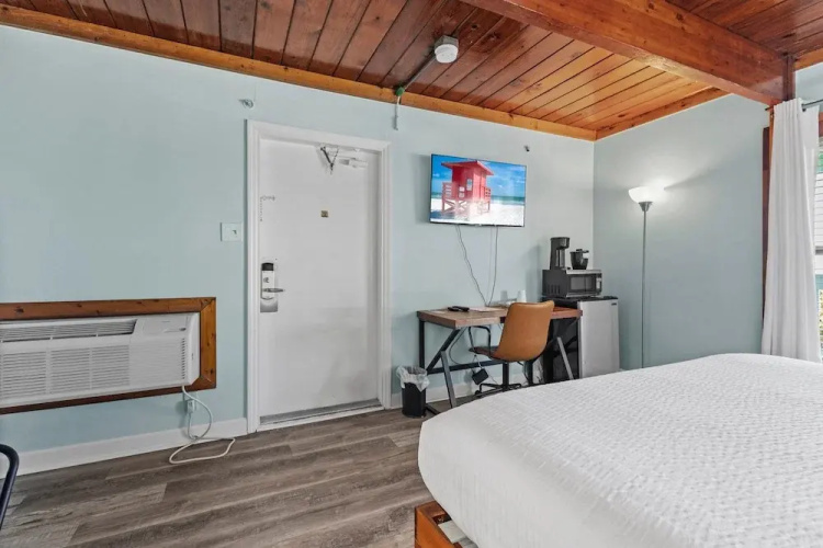 Oceanfront Inn Room #8 - Partial Ocean View - King Bed - Fort Pierce, FL