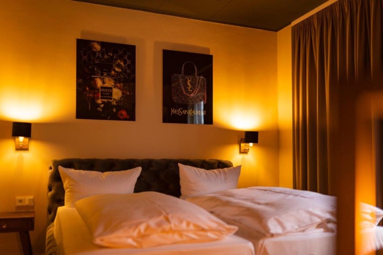 2 Bedrooms Double Suite