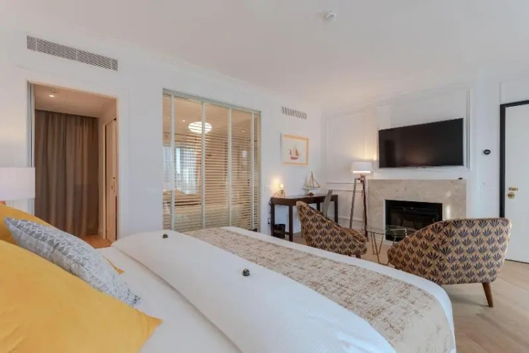 Deluxe Double Suite