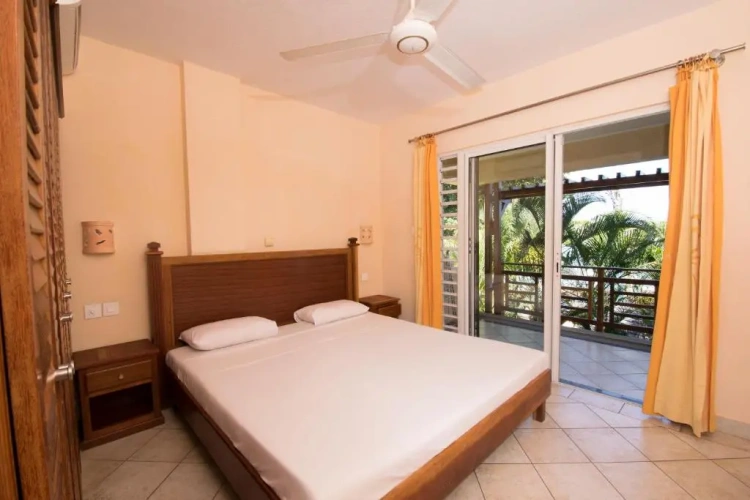 2 Bedrooms Apartment seafront
