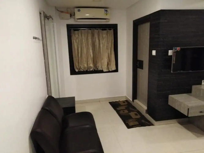 Kalaimagal Residency
