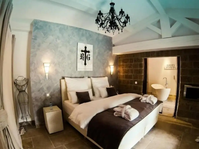Maison Prestige Roberto Geissini
