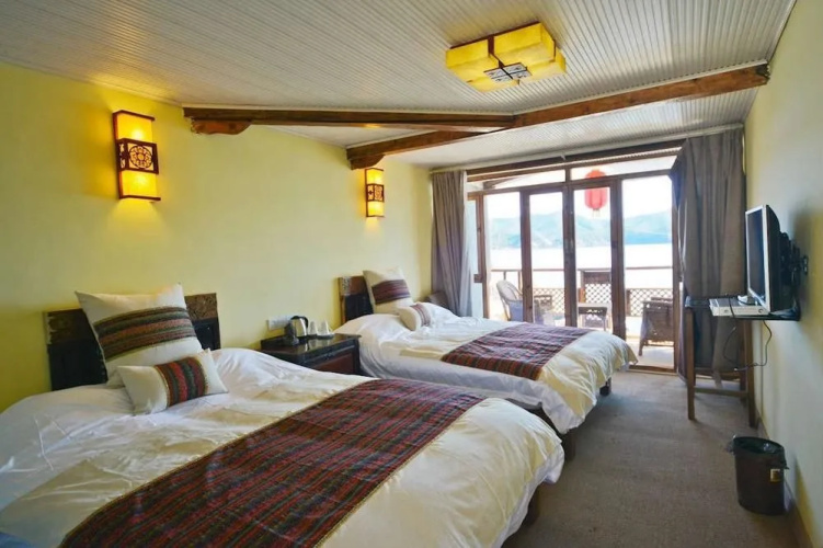 Luguhu Bense Inn