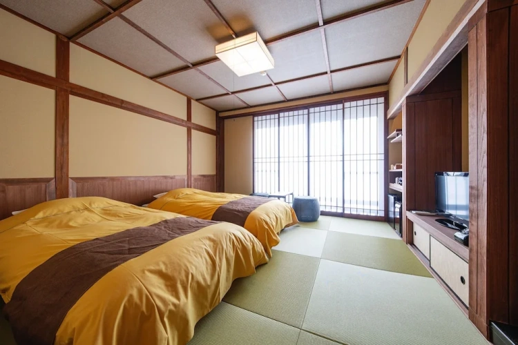 Standard Twin room with balcony