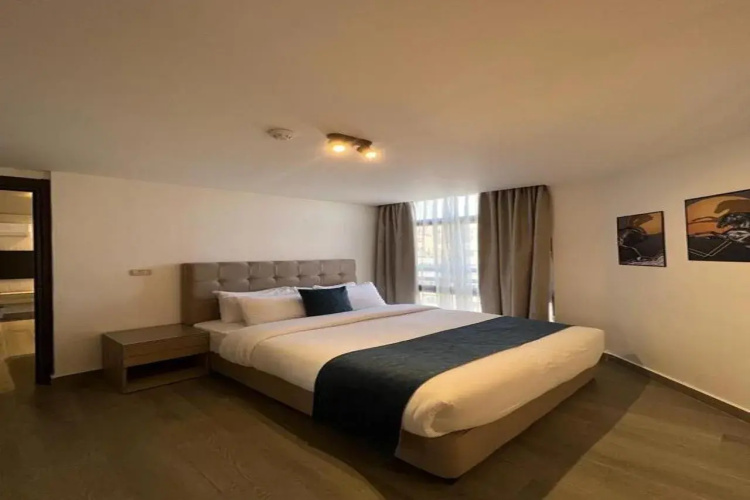 Red Carpet Suites