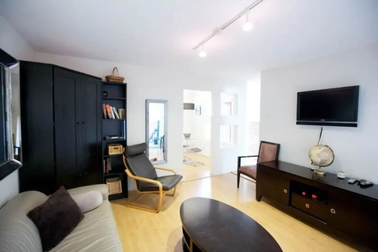 Castro Central Apartment