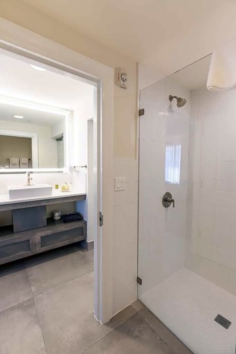 2 Bedrooms Sextuple Suite