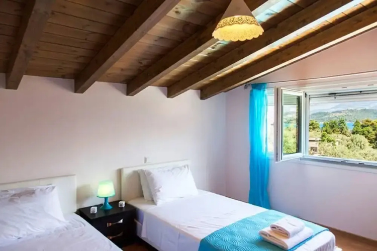 Villa Manos in Ligia