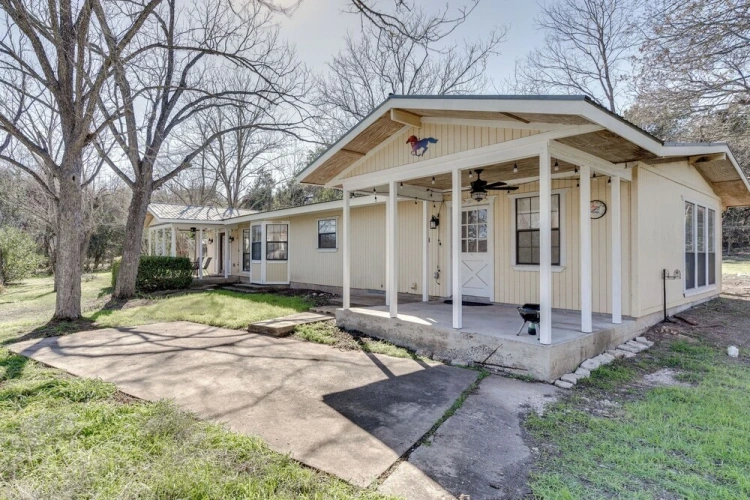 2 Bedrooms Cottage