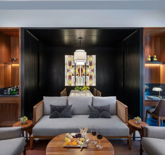 Luxury Suite with balcony and with lake view