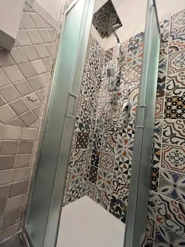 Iknos Guest House