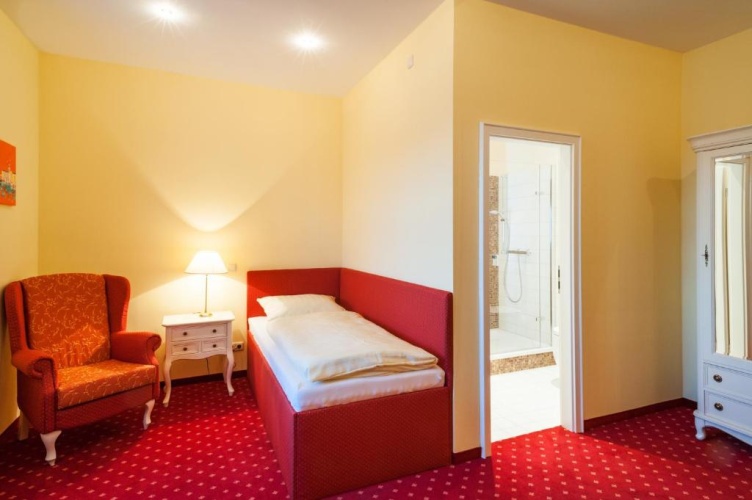 Deluxe Single room