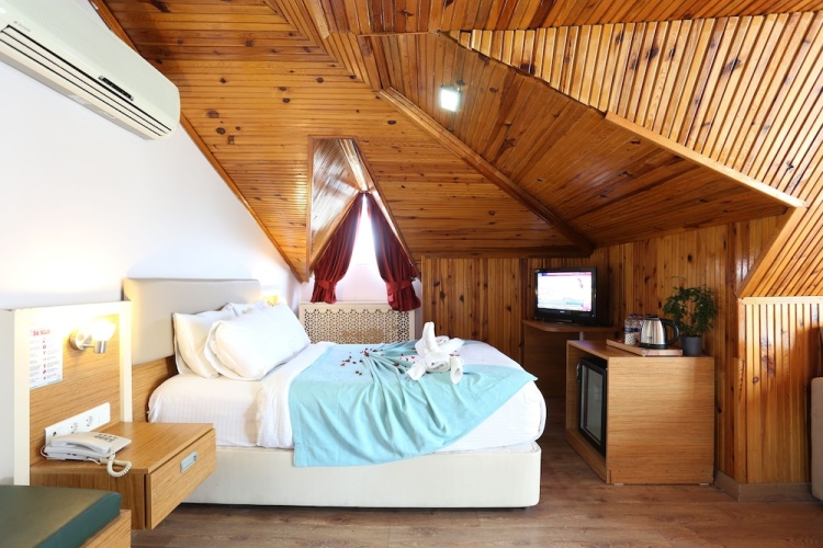 Superior Quadruple room