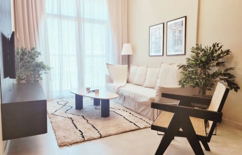 Snug & Congenial 1BR with Canal View