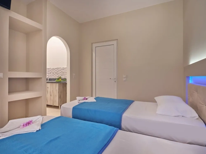 Standard Twin room with balcony