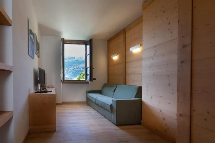 Ad Residence