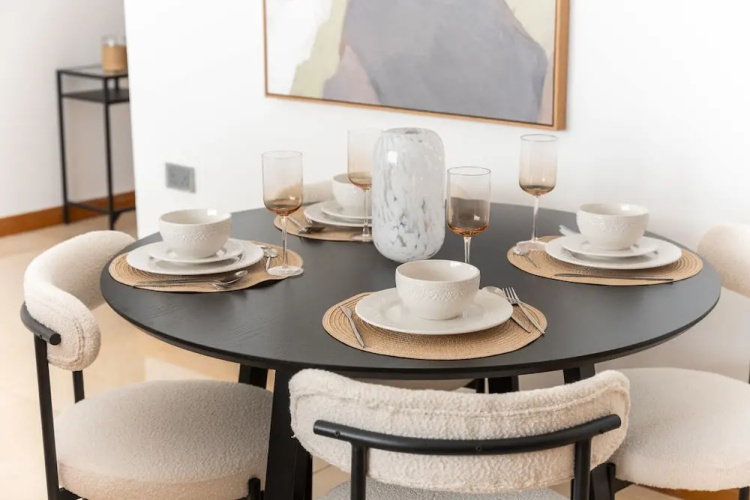 Spacious 1BR Haven for 2 in Al Barsha