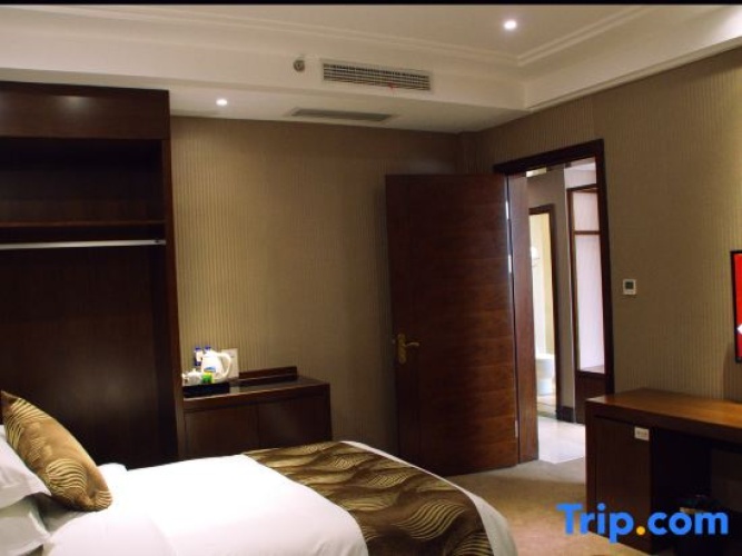 Deluxe Family Suite