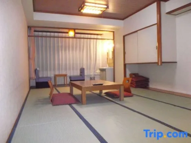 Economy room with city view