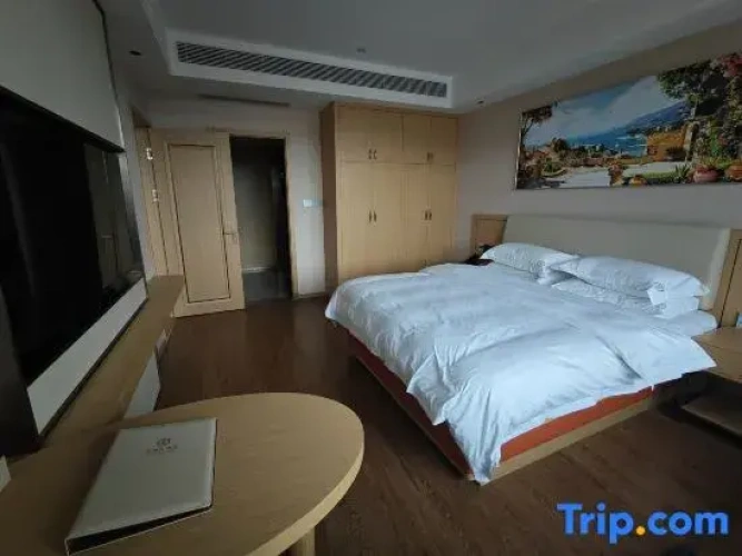 Deluxe Family Suite