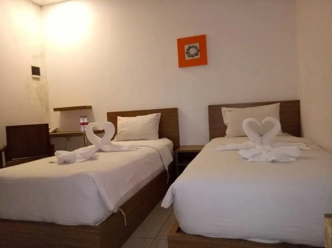 Standard Twin room with balcony