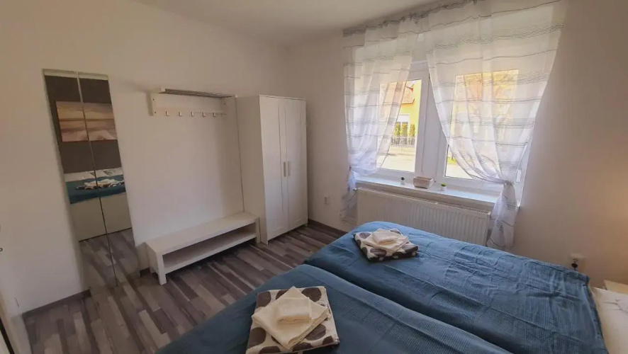 Apartma4us