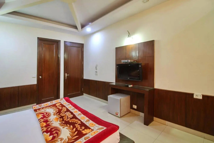 Hotel Empire BnB Gurgaon