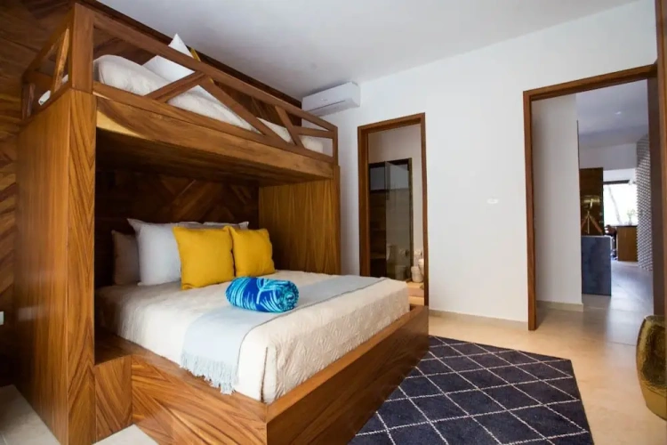 2 Bedrooms Apartment