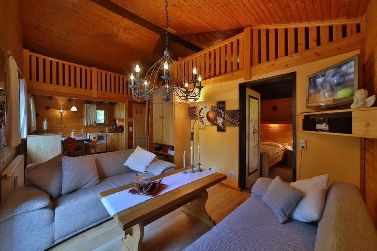 Classic Cottage with lake view