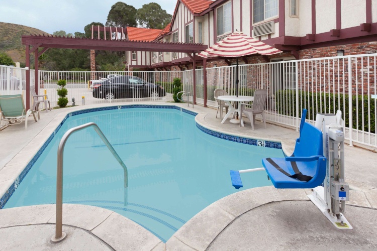 Super 8 by Wyndham Santa Clarita/Valencia photo 14
